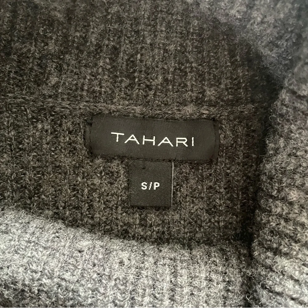 Grey Merino Wool Turtle Neck Knit Sweater-Tahari-Size S - Picture 3 of 7